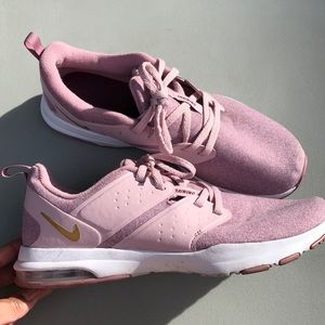 Nike Women’s Air Bella TR 8.5